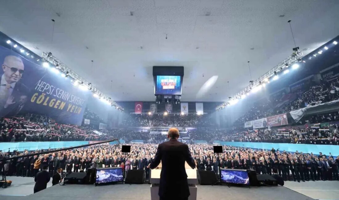 Cumhurbaşkanı Erdoğan, AK Parti Gençlik Kolları 7. Olağan Kongresi'nde gençlerin
