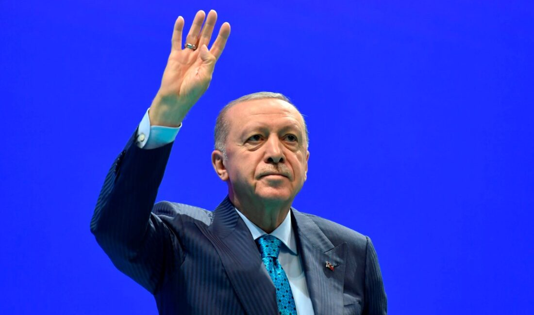 Cumhurbaşkanı Erdoğan, Konya Kongresi'nde yolsuzlukla mücadele ve ekonomik gelişmeler üzerine