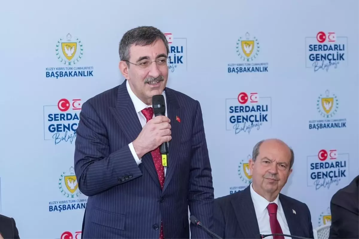 Cumhurbaşkanı Yardımcısı Cevdet Yılmaz, KKTC'yi ziyaret ederek gençlerle buluştu. Bu
