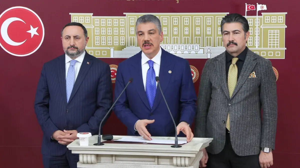 Cüneyt Yüksel, Suriye'deki insan hakları ihlalleri hakkında çarpıcı açıklamalar yapıyor.