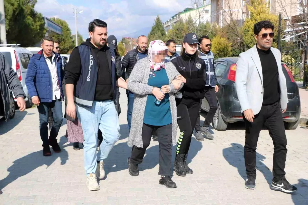 Denizli'de bir kadın cinayeti, sadece 3 bilezik için hayatını kaybetti.