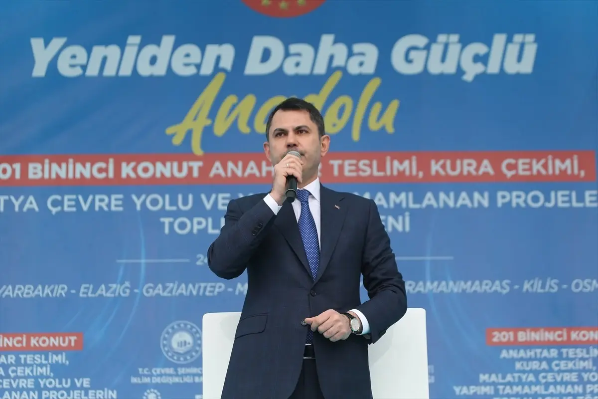 Deprem bölgesinde yeniden inşa seferberliği ile 201 bini aşkın konutun