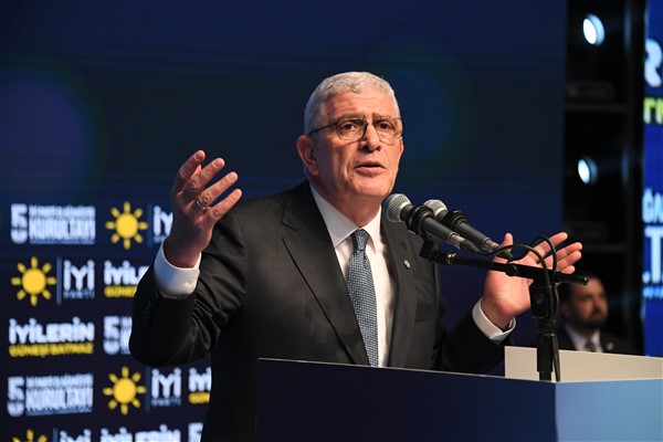 İYİ Parti Genel Başkanı Müsavat Dervişoğlu, Kocaeli Kültür Merkezi'nde İYİ