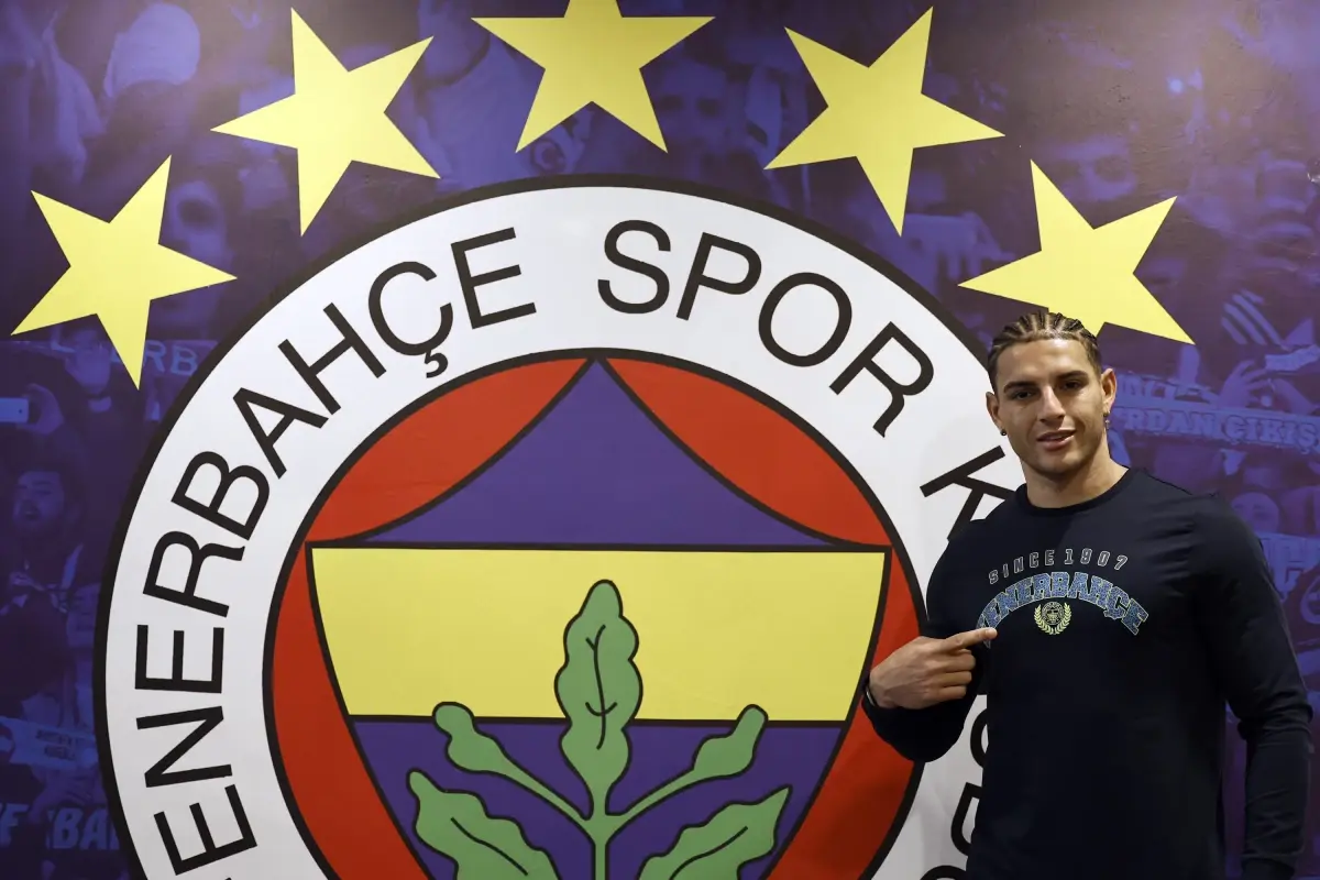 Diego Carlos, Fenerbahçe'ye transferi hakkında önemli açıklamalarda bulundu. Futbol kariyerinin