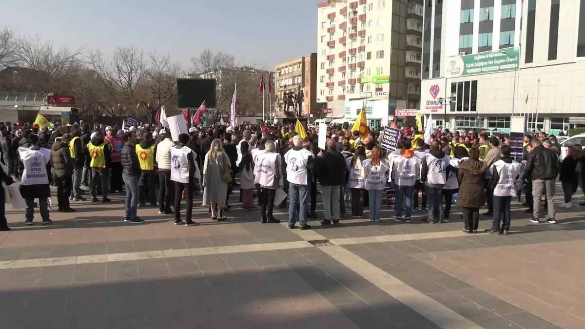 Diyarbakır'da kamu emekçileri, yoksulluk ve enflasyona karşı seslerini yükseltmek için