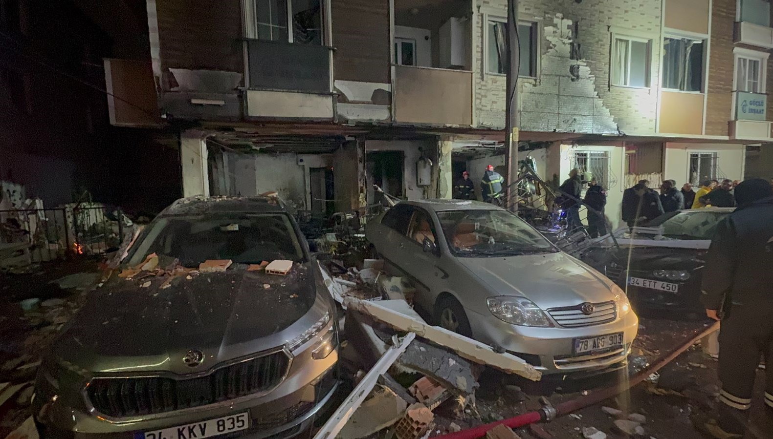 Doğalgaz patlaması sonucu meydana gelen olayda 13 kişi yaralandı, 1