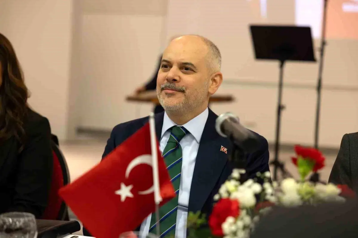 Düsseldorf'ta düzenlenen Türk sivil toplum örgütleri toplantısı, toplumsal dayanışmayı güçlendirmek