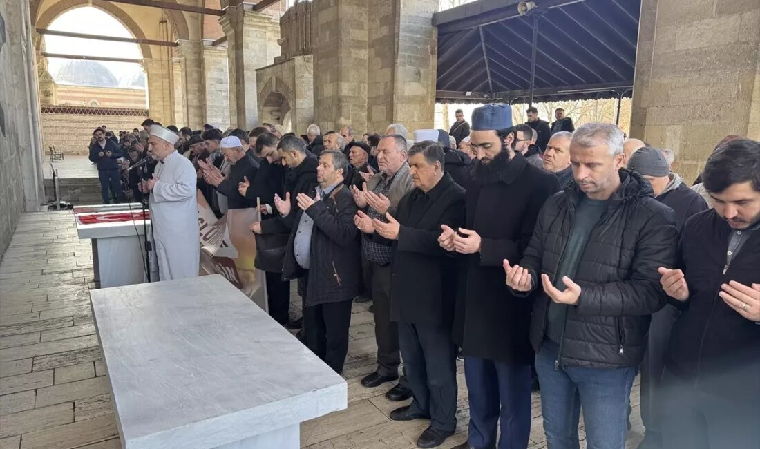 Edirne'de düzenlenen gıyabi cenaze namazı ile Filistin'e destek verildi. Türk