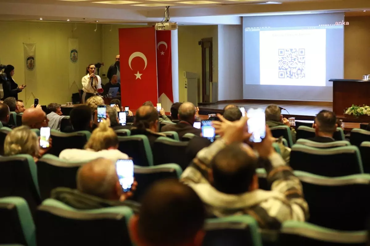 Efes Selçuk'ta düzenlenen esnaf toplantısı, yerel ticaretin geliştirilmesi ve altyapı