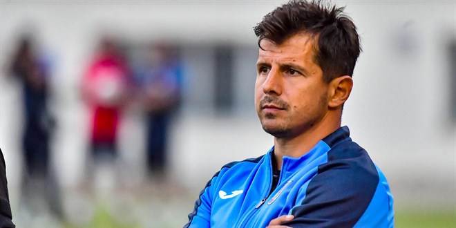 Ünlü futbolcu Emre Belözoğlu, geçirdiği trafik kazası ile gündeme geldi.