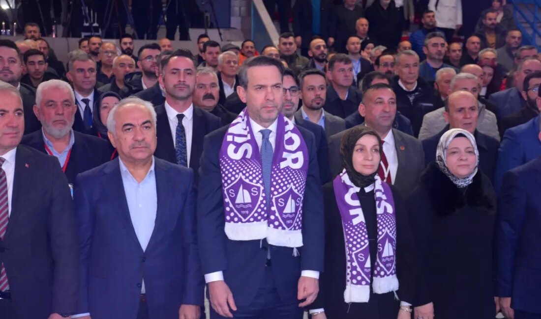 Enerji ve Tabii Kaynaklar Bakanı Alparslan Bayraktar, Sinop'ta düzenlenen toplantıda