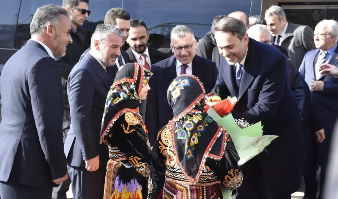 Enerji ve Tabii Kaynaklar Bakanı Alparslan Bayraktar, doğal gaz ile