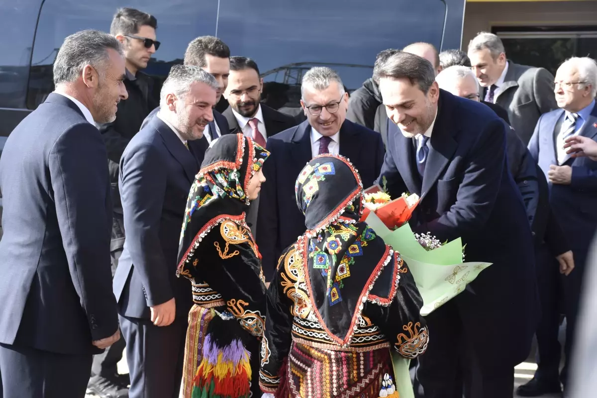 Enerji ve Tabii Kaynaklar Bakanı Alparslan Bayraktar, doğal gaz ile