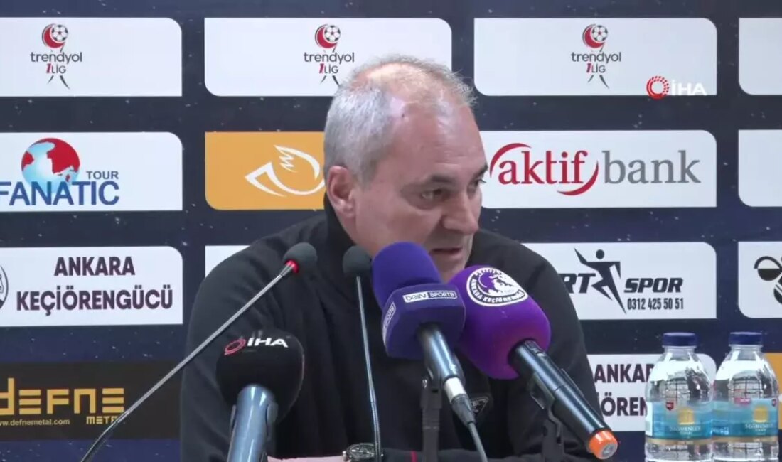 Erkan Sözeri, Türk futbolundaki hakem uygulamalarını eleştirerek, "Türk futbolunun yakasını