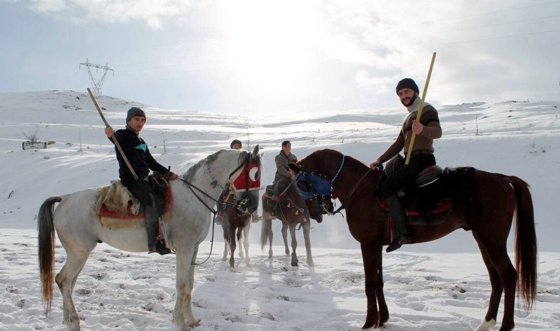 Erzincan ve Bayburt'ta düzenlenen cirit etkinlikleri, geleneksel sporun coşkusunu ve