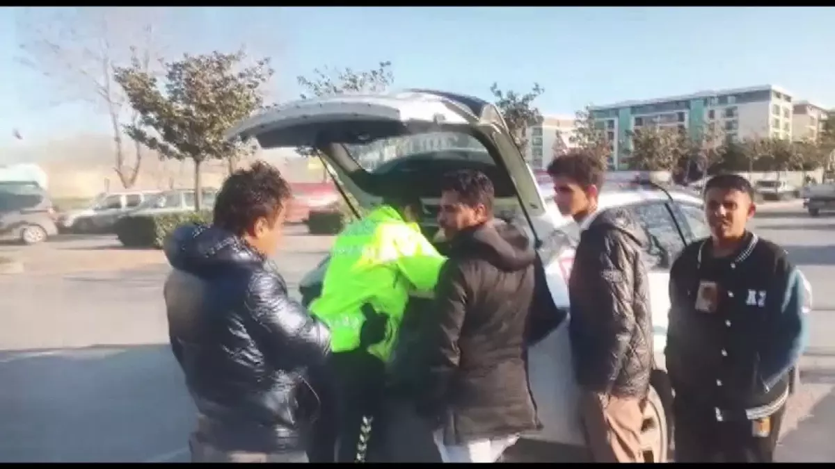 Esenyurt'ta ehliyetsiz bir sürücünün yolcu otobüsüne çarptığı kaza, bölgedeki trafik