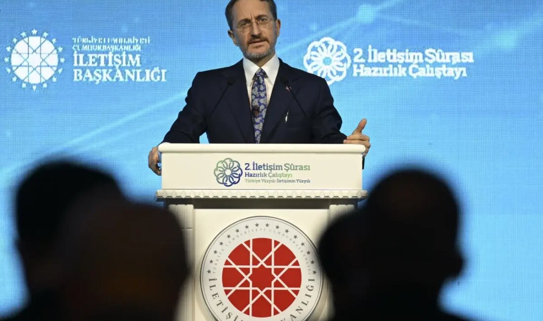Fahrettin Altun, dezenformasyonla mücadelenin önemini vurgulayarak medya düzenindeki sorunları ele