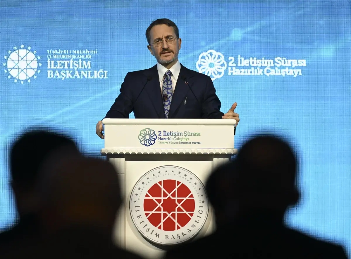 Fahrettin Altun, dezenformasyonla mücadelenin önemini vurgulayarak medya düzenindeki sorunları ele