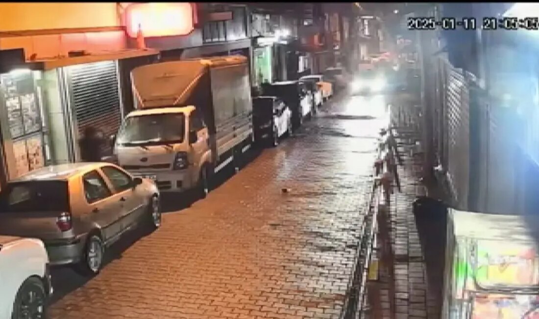 Fatih'te bir çamaşırhaneye düzenlenen silahlı saldırı, bölgedeki güvenlik endişelerini artırdı.