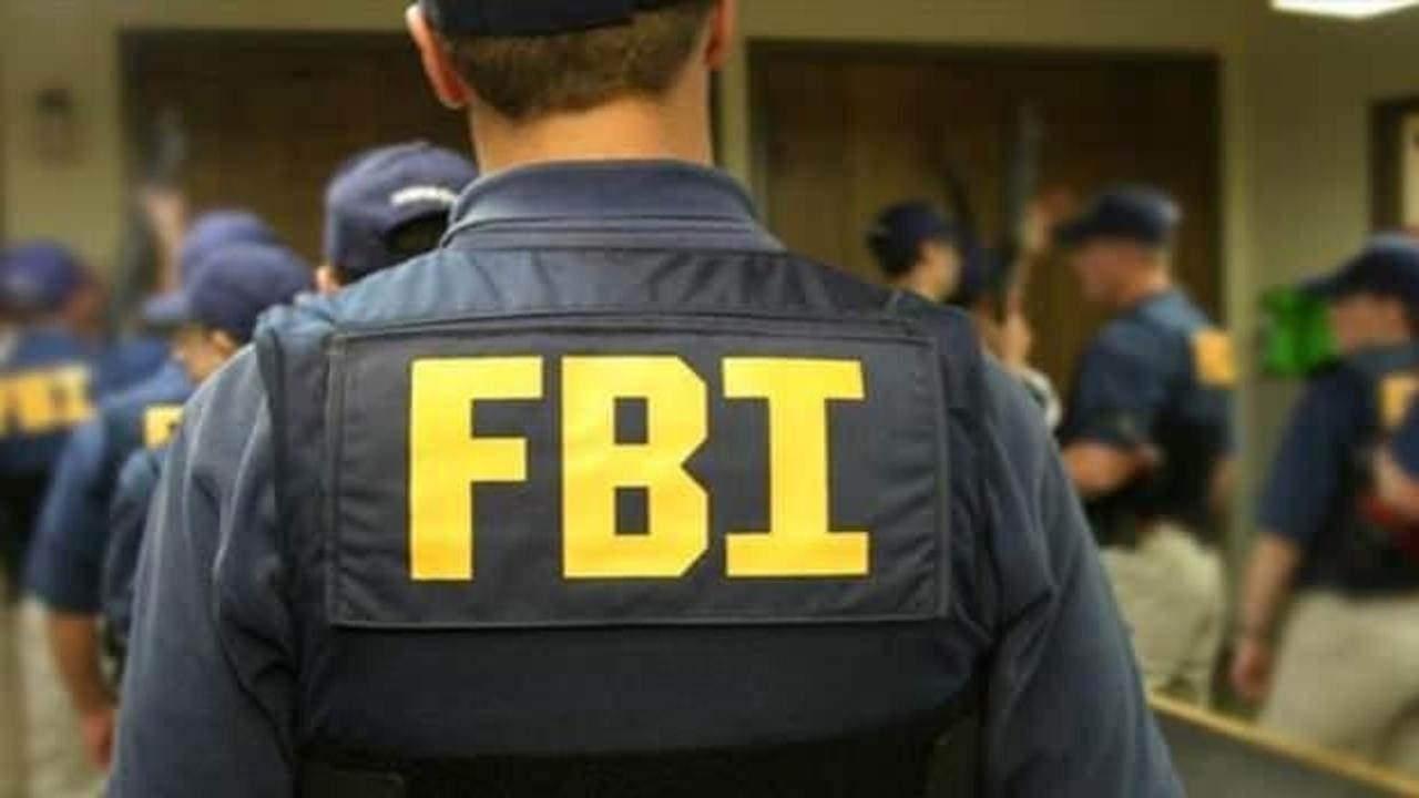 FBI Üst Düzey Yetkililerin İstifası İsteniyor