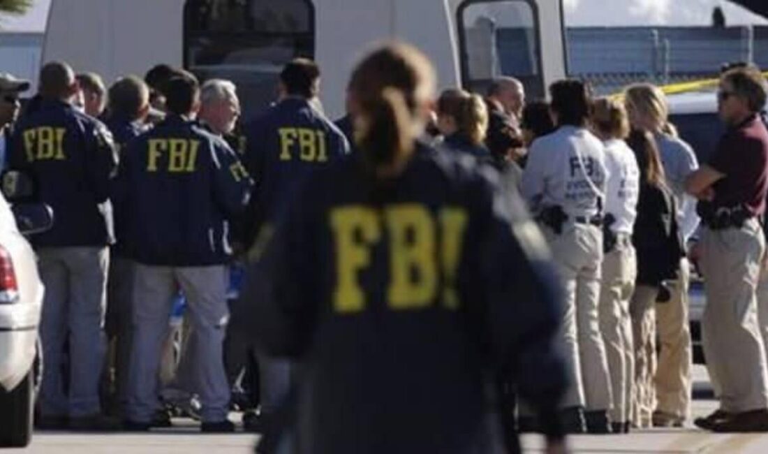 FBI üst düzey yetkililerinin istifası isteniyor. Bu durumun ardındaki sebepler,