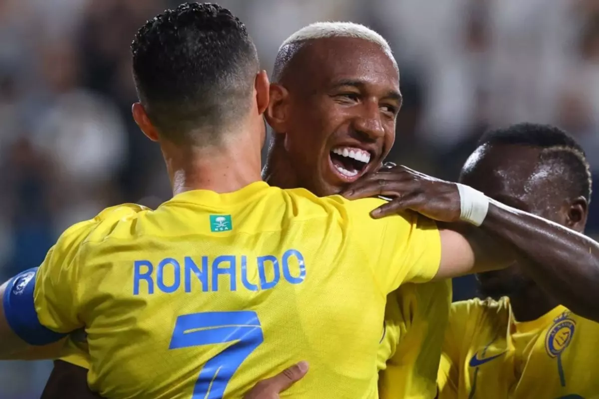 Fenerbahçe, transfer döneminin en dikkat çeken hamlelerinden birini gerçekleştirerek Anderson