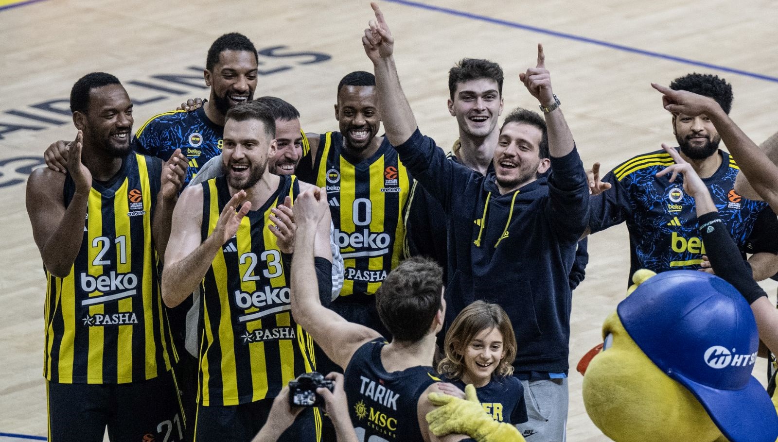 Fenerbahçe Beko, Zalgiris'i 98-86 mağlup ederek önemli bir galibiyet elde