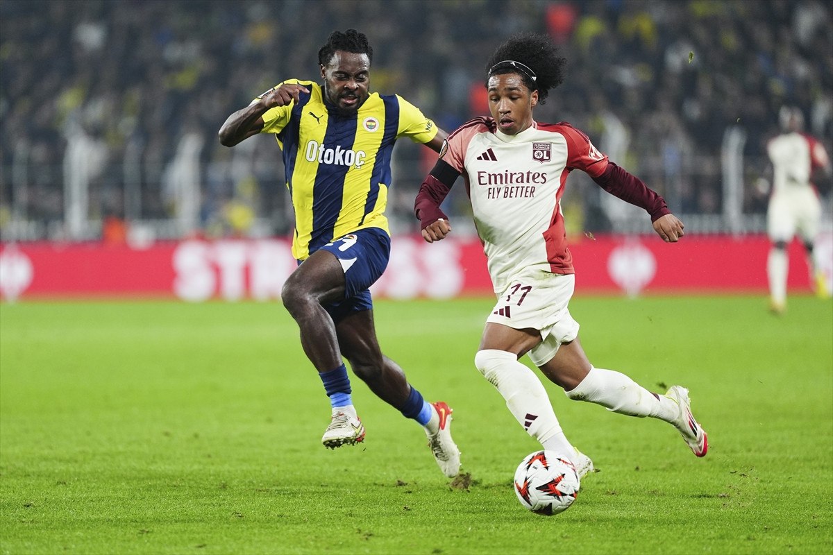 Fenerbahçe, Bright Osayi-Samuel ile Yollarını Ayırdı