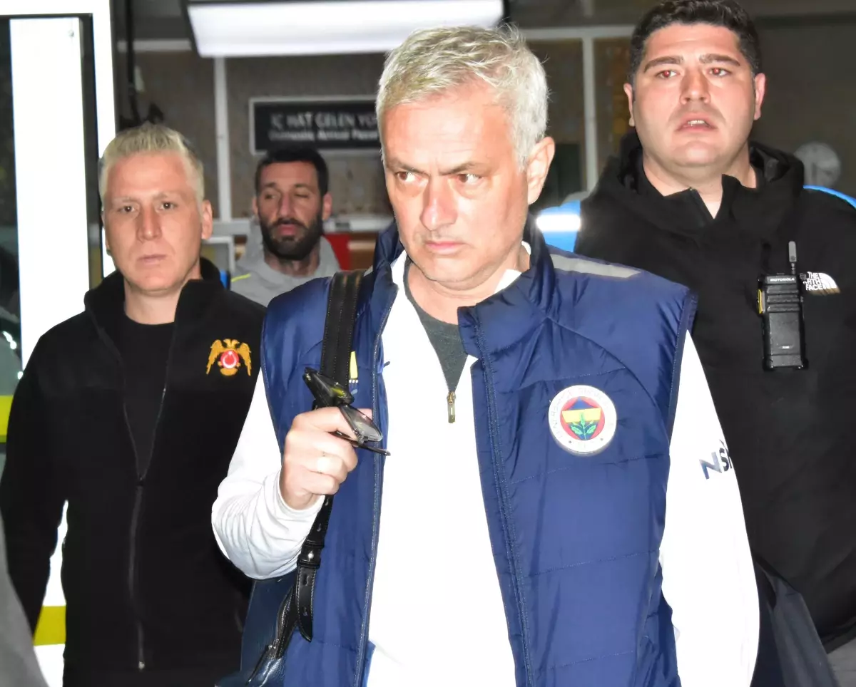 Fenerbahçe, Konyaspor ile oynayacağı kritik maç için Konya'ya geldi. Takımın