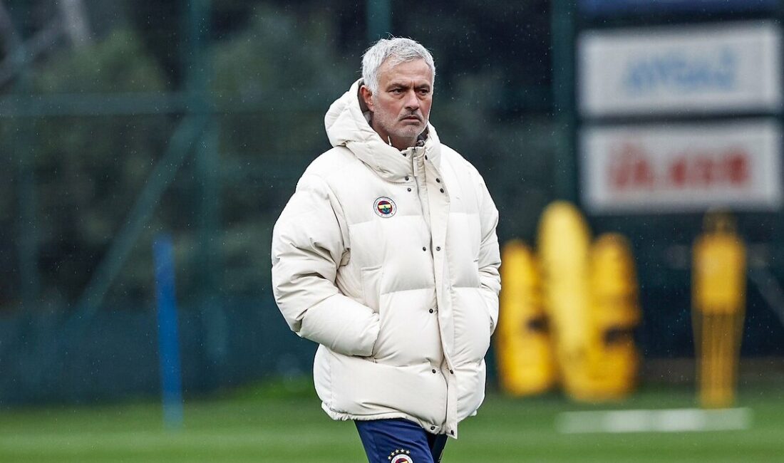 Fenerbahçe, Midtjylland ile zorlu bir maça çıkıyor. Şampiyonlar Ligi'nde kritik