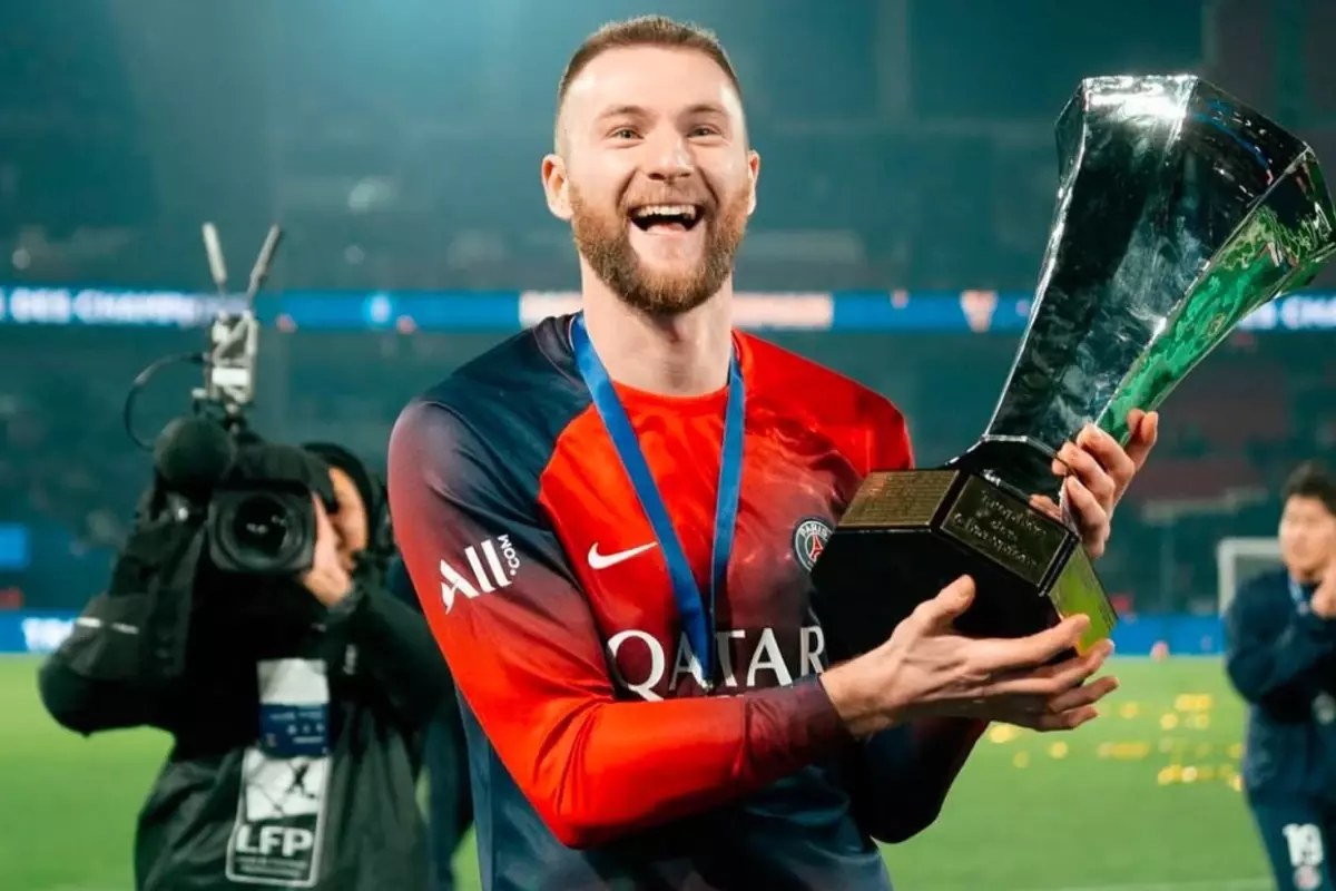 Fenerbahçe, savunma hattını güçlendirmek için Milan Skriniar'ı transfer ediyor. Bu