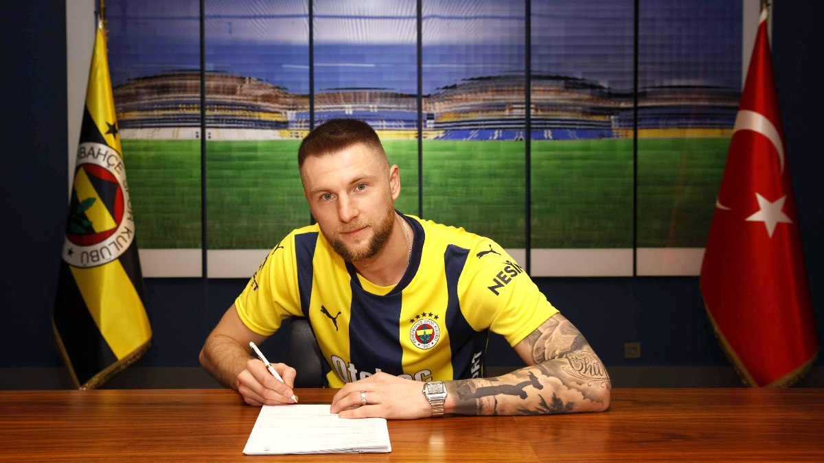 Fenerbahçe, savunma hattını güçlendirmek amacıyla Milan Skriniar'ı transfer etti. Slovak