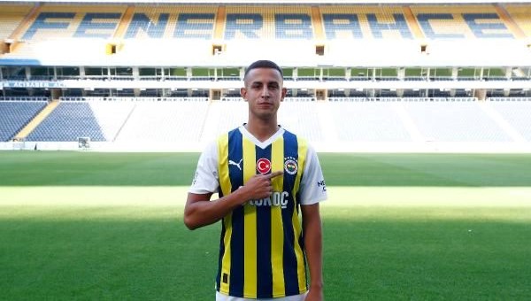 Fenerbahçe, genç yeteneği Bartuğ Elmaz'ı Belçika'nın Beerschot takımına kiralıyor. Bu