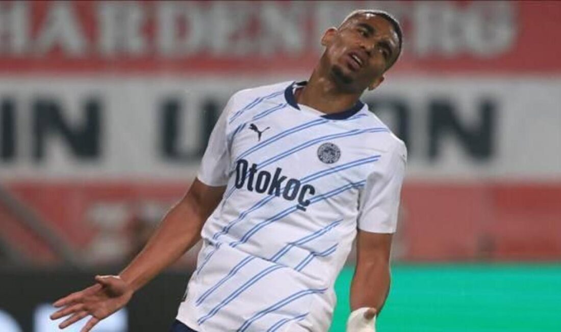 Fenerbahçe'nin savunma hattındaki hareketlilik, Rennes'in Alexander Djiku'ya olan ilgisiyle daha