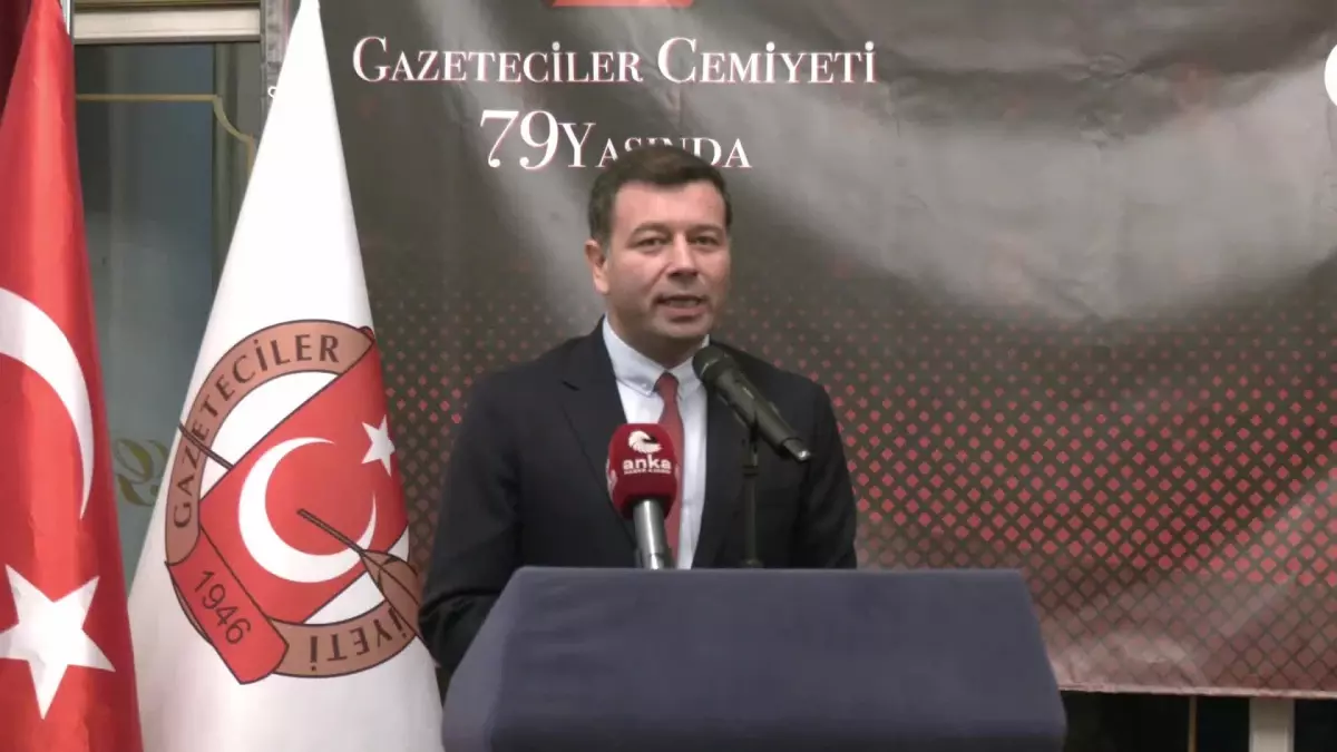 Gazeteciler Cemiyeti, 2024 Meslek Onur Ödülü'nü başarılı gazeteci Şükran Soner'e