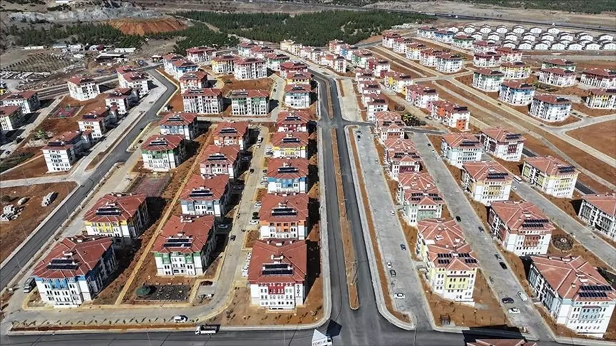 Gaziantep'te 1535 konut ve 52 iş yeri sahipleriyle buluşuyor. Şehrin
