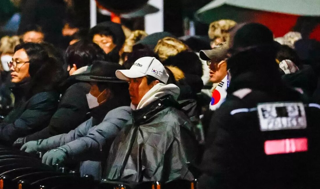 Güney Kore'de Yoon Suk Yeol'un tutuklama kararı, ülkenin siyasi arenasında