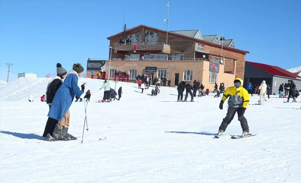 Hakkari Mergabütan Kayak Merkezi, muhteşem manzarası ve benzersiz pistleriyle kış