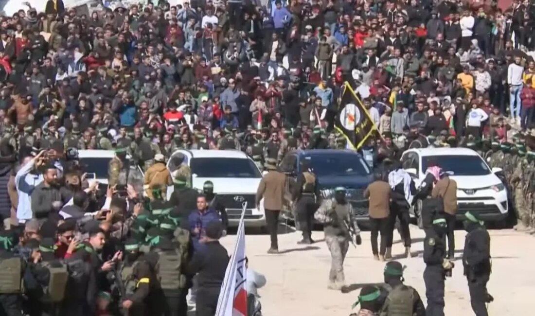 Hamas, 4 İsrailli kadın askeri Kızılhaç'a teslim etti. Bu olayın
