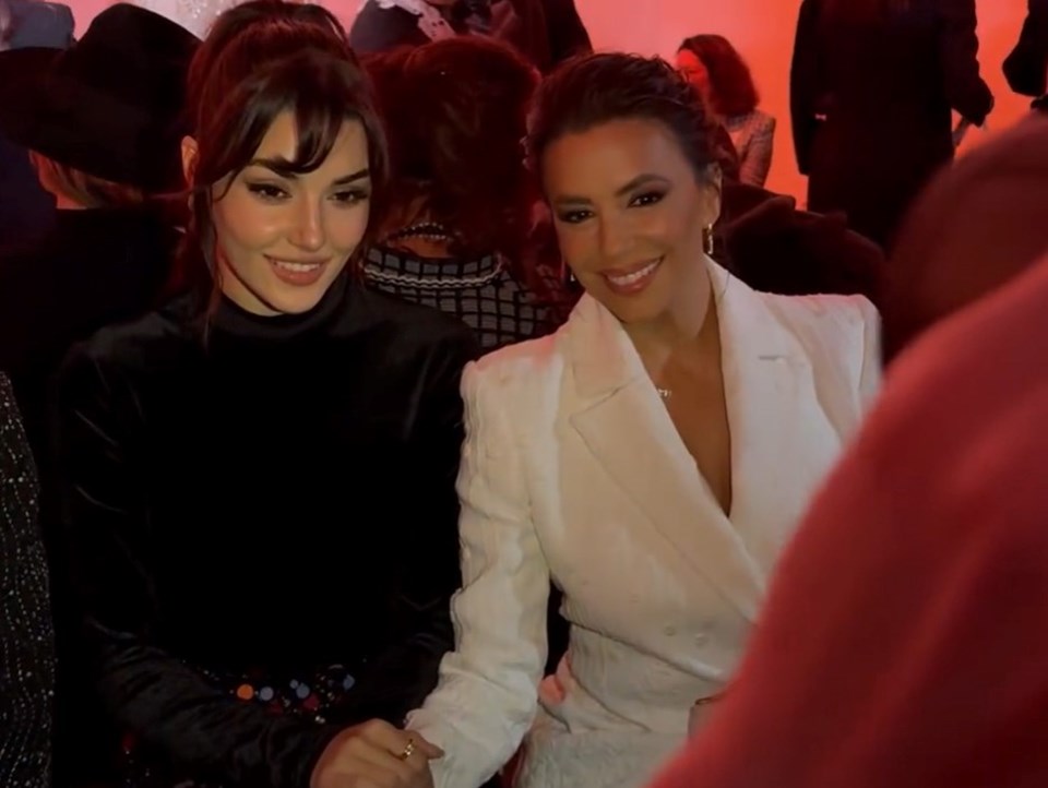Hande Erçel Paris Moda Haftası'nda Şıklığıyla Göz Doldurdu