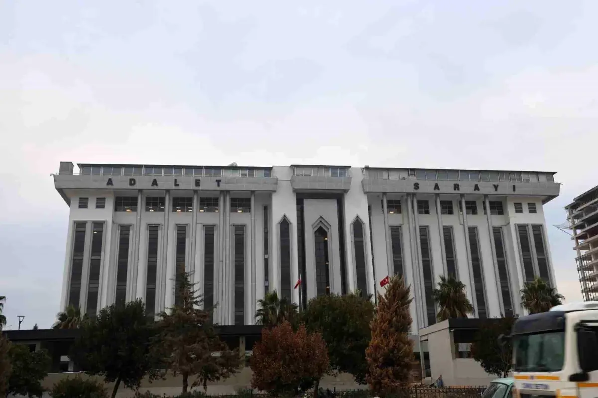 Hatay'daki Rönesans Rezidans davasında adalet arayışını ve mağdur ailelerin taleplerini