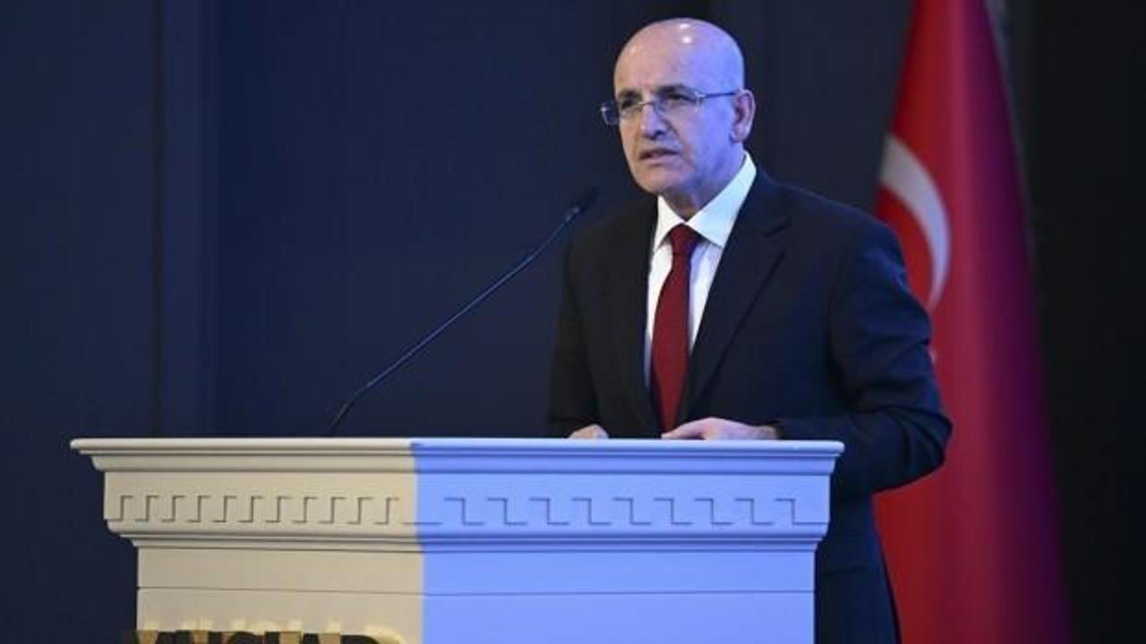 Hazine ve Maliye Bakanı Mehmet Şimşek'in 2025 yılı ekonomi yol