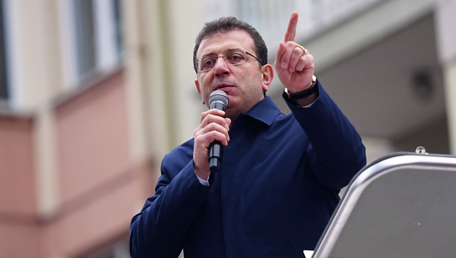 İBB Başkanı Ekrem İmamoğlu hakkında açılan soruşturma, İstanbul'un yönetimi üzerindeki