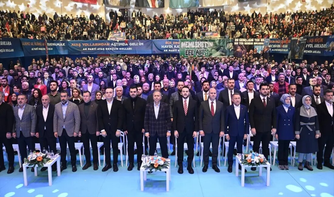 İçişleri Bakanı Ali Yerlikaya, AK Parti Ankara İl Gençlik Kolları