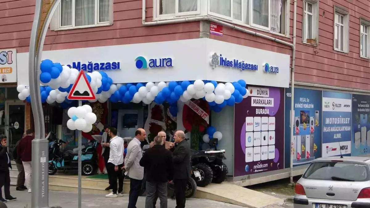 İhlas Pazarlama Tuzla Şifa Mahallesi'nde yeni mağazasını açtı! Yerel halkın