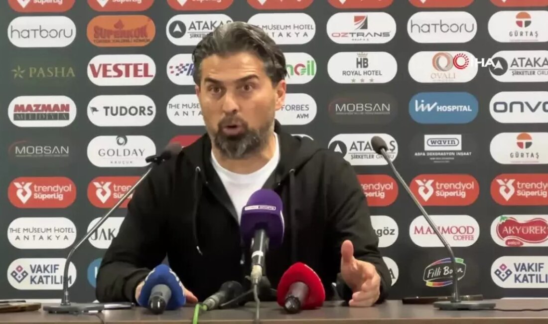 İlhan Palut, takımın başarısı için istikrarın önemine vurgu yapıyor. Performans
