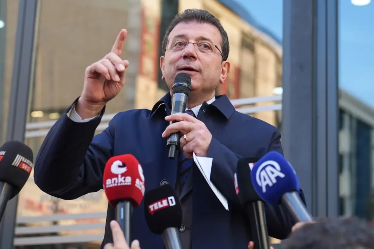 İstanbul Büyükşehir Belediye Başkanı Ekrem İmamoğlu hakkında başlatılan soruşturma, kamuoyunda