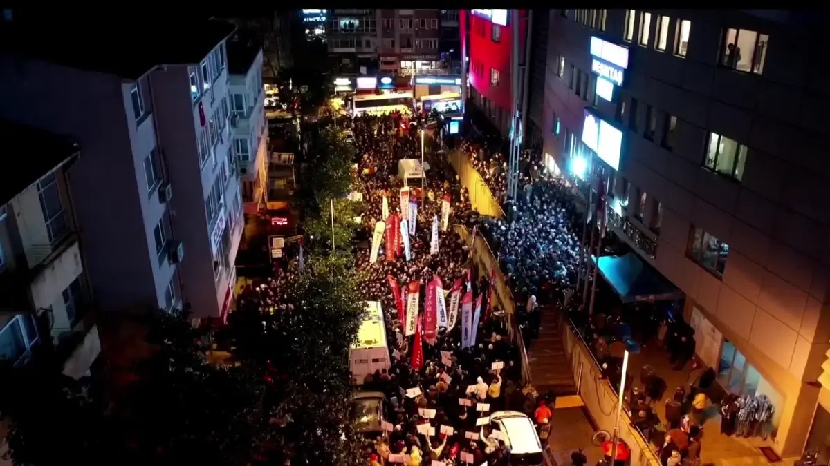 İmamoğlu ve Özel, yargı tacizine karşı mücadele çağrısı yaparak adaletin