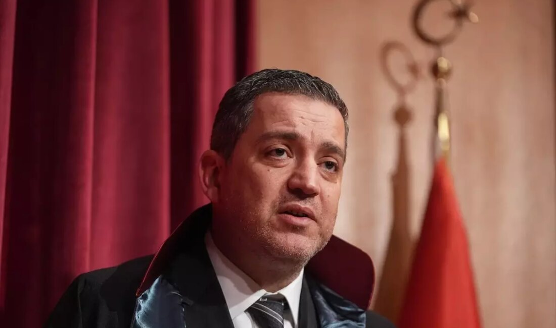 İstanbul Barosu, olağanüstü kurultayını duyuruyor. Tüm avukatların katılımını bekliyoruz. Gelişmeler