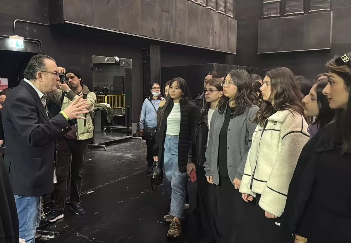 İstanbul Devlet Opera ve Balesi'nden 'Operayı Geziyorum' etkinliği ile opera